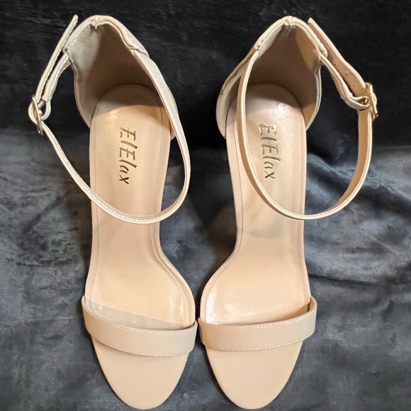 ElElax Nude Heels - Picture 3 of 6